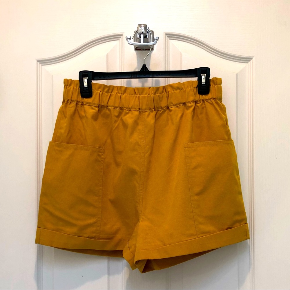 Aritzia Wilfred Paper Bag Shorts BNWOT